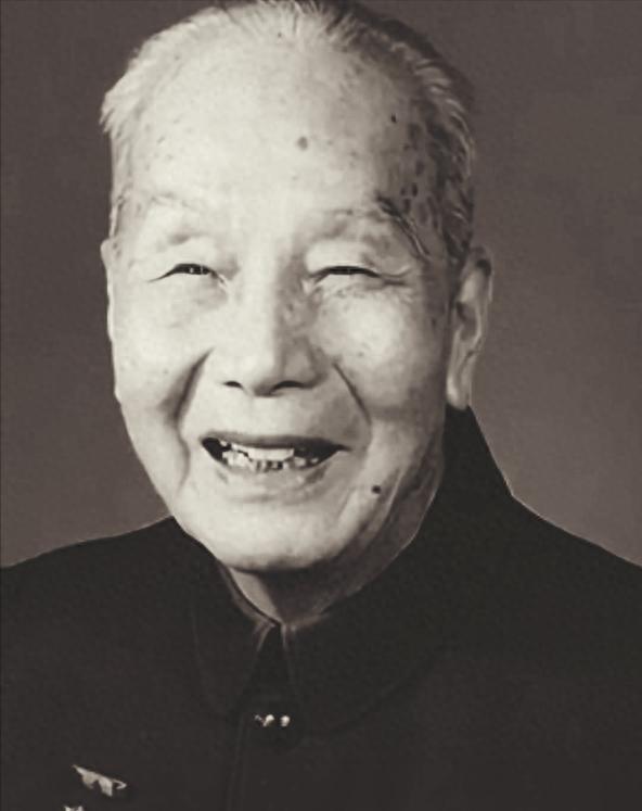 真牛所 “不知名”少将：全家军人8名，儿媳是97年授予少将军衔唯一女性